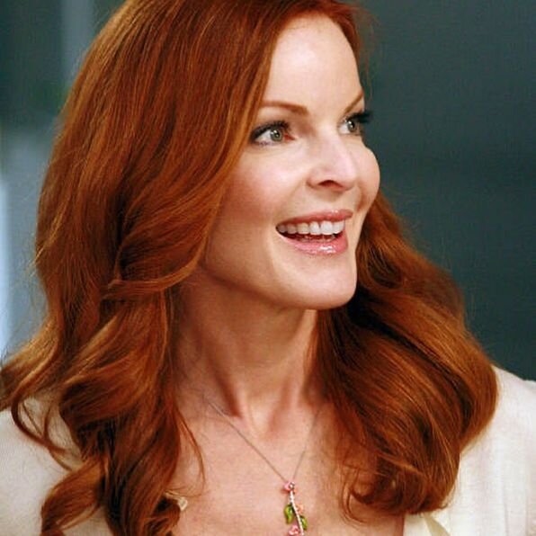 Длинные рыжие волосы. Модели с рыжими волосами. Коричнево рыжий цвет волос. Покраситься в рыжий цвет изьблонда. Оттенки рыжего цвета волос.