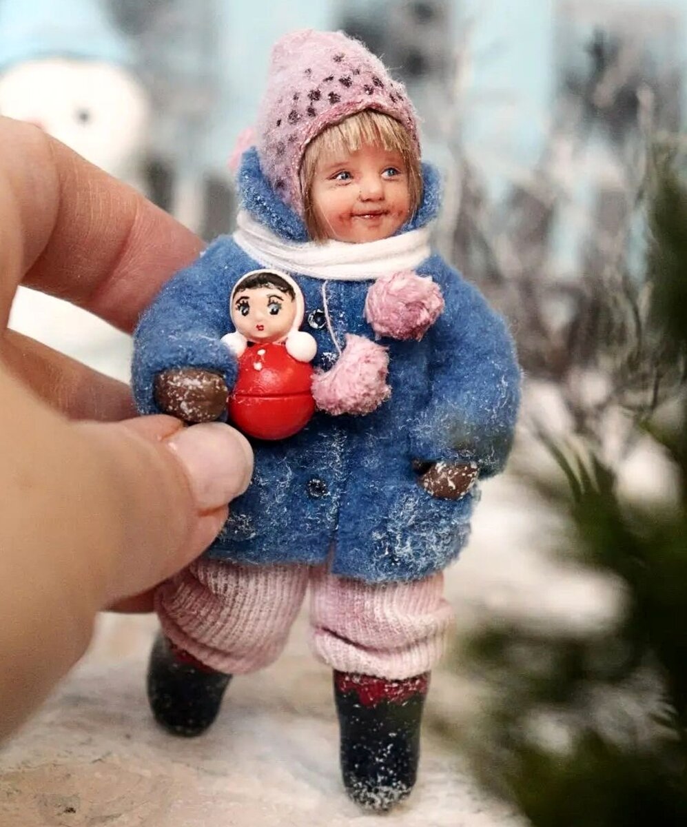 Самоучка стала признанным мастером кукол с очередью на несколько лет вперёд. Мин