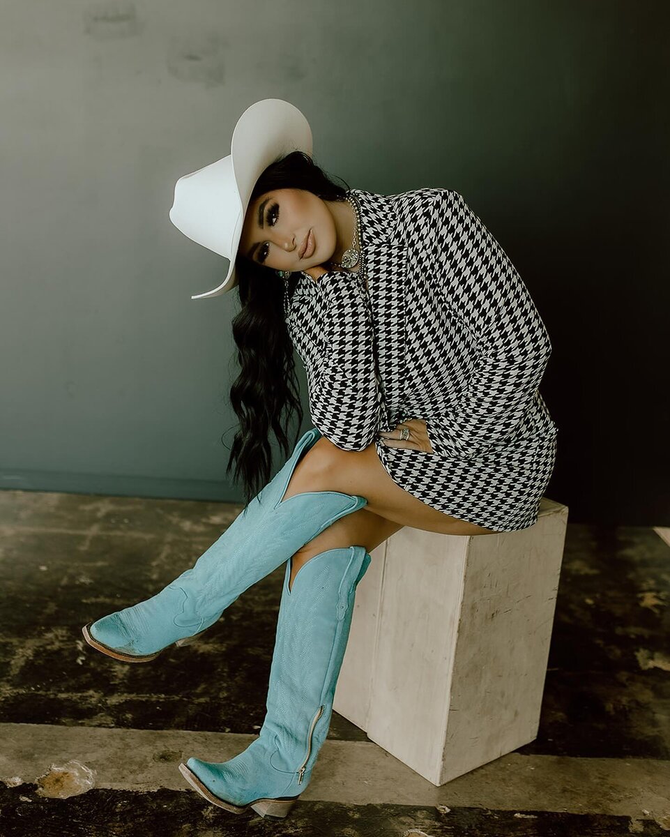 11 12 плюс 11 20. Решение 1 1/2+1/3*6/11. Как решить пример 7,1×1,2. Решить пример одна целая одна пятая. Решить пример 11 12 11 12.