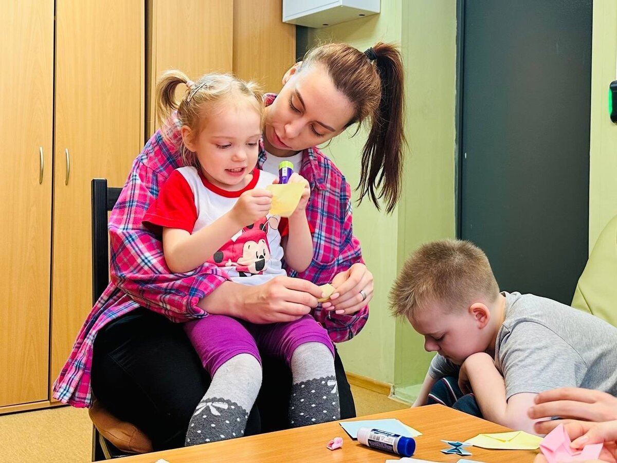 волонтерсская деятельностьдетей. детские волонтеры. волонтеры помогают детям. дети волонтеры. детское волонтерство в детском саду.