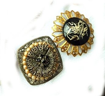 Фото автора. Брошки, которые уехали в коллекцию