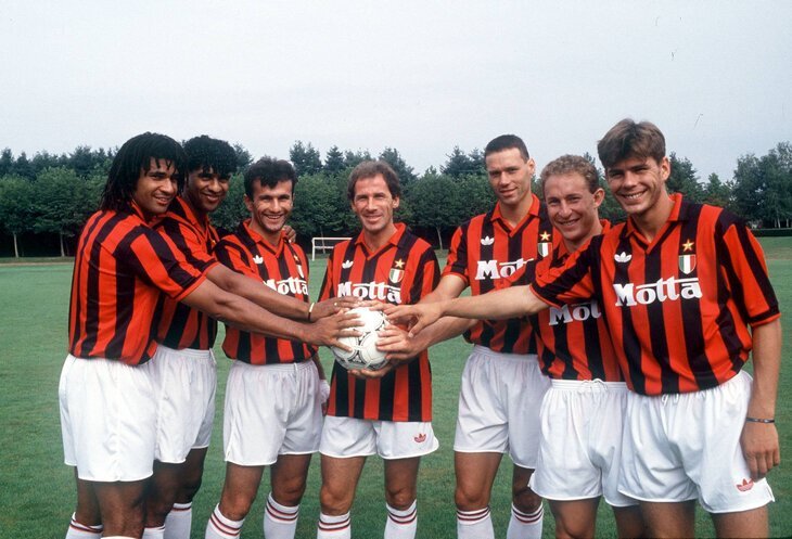 Капитан Барези и легионеры "Милана" сезона 1992/1993. Источник: m.sports.ru