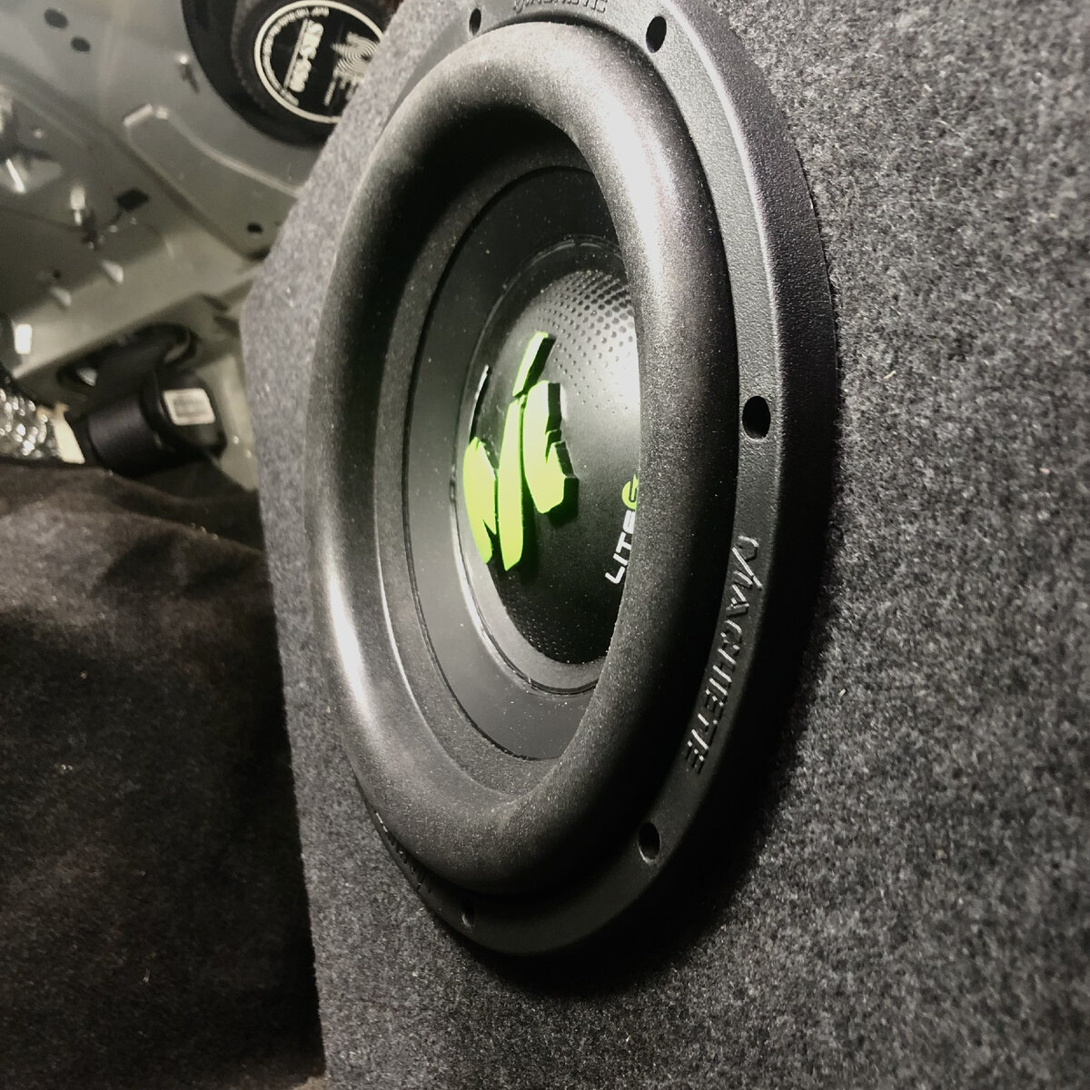 Автозвук колонки. Киа рио 3 автозвук саб. Передние колонки киа соренто 2012 года. 16 динамики в гранту фл. Установка динамиков в авто.