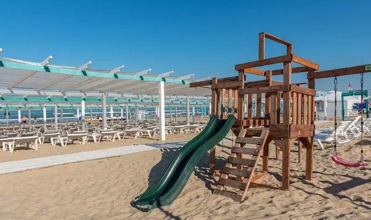 дети в бассейне. отели сочи с детским бассейном. бургас пансионат 3 сочи. санаторий аквалоо сочи аквапарк. отели сочи с детским бассейном.