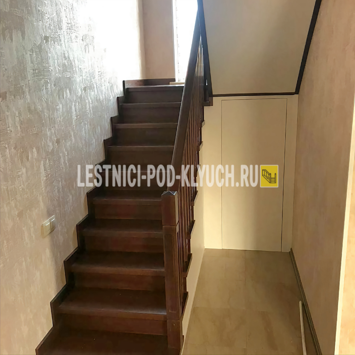 Принимаем звонки: пн-вс с 8:00 до 21:00 (+7 499 490-72-90). Электронная почта: info@lestnici-pod-klyuch.ru 