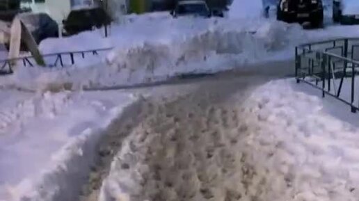 Когда все идет не так. Ничего не понимаю. Ничего что я без трусов нагиев мем. Ну ничего не идет. Ничего страшного.