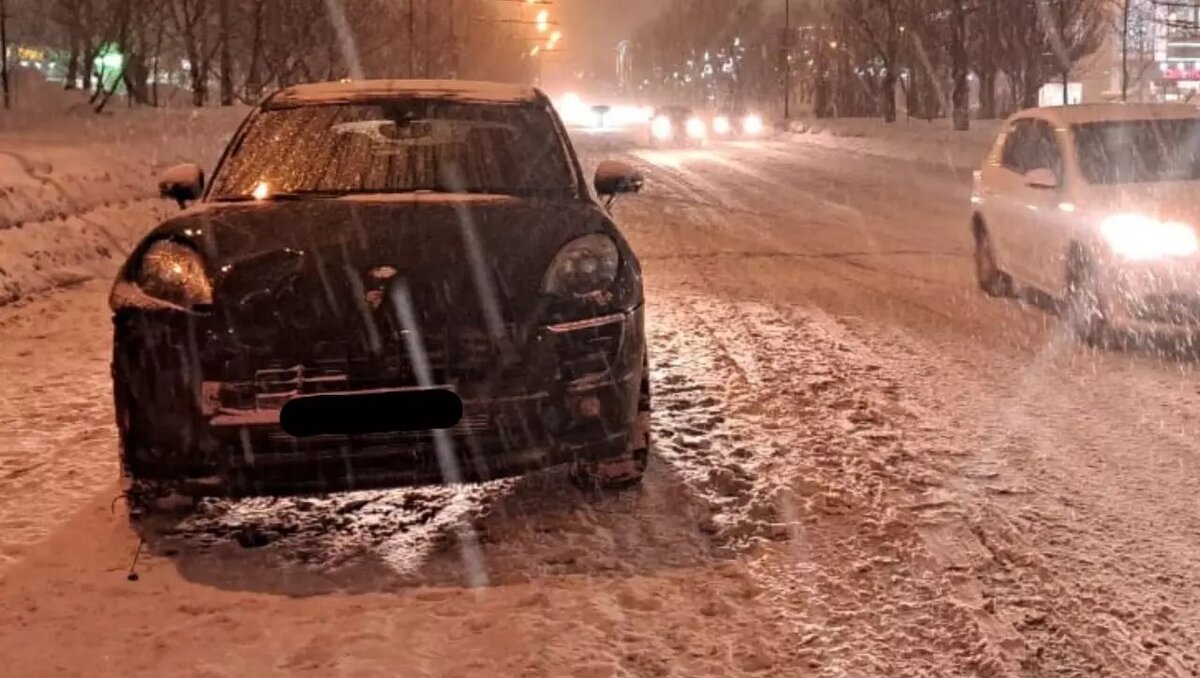     В Казани на проспекте Ибрагимова произошел смертельный наезд на пешехода. Об этом Inkazan сообщил читатель Александр.