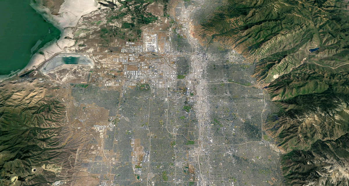 Город Солт-Лейк-Сити в Штате Юта, Соединённые Штаты Америки. Координаты: 40.762593, -111.900916, высота - 2.000 метров. Тип: Спутник, режим: Глобус, Вид 3D, без ярлыков, Google карта.