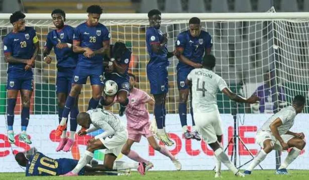     Матч команд Кубка Африки. Источник: ria.ru Автор фото: FRANCK FIFE