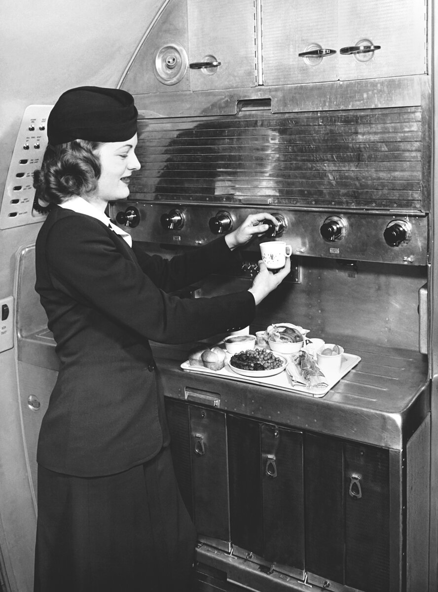    Стюардесса American Airlines, середина 1940-х / Underwood Archives/Getty Images