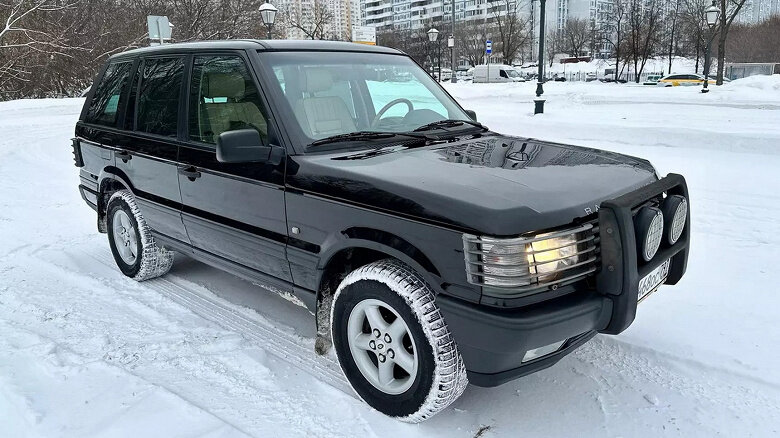 Это классический Range Rover с рамой и раздаточной коробкой