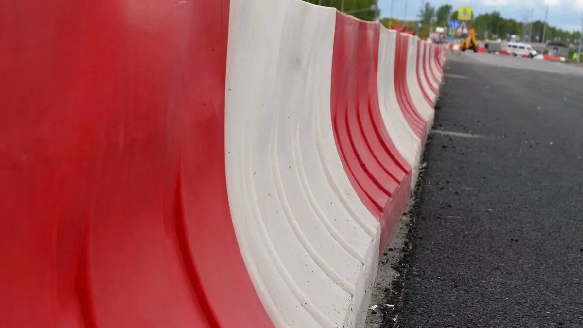     Рядом с местом расположения нового театра имени Камала начали строить дороги. Они пройдут от перекрестков Салимжанова с Миннуллина и Хади Такташ до Нурсултана Назарбаева. На это обратили внимание в «Бизнес Онлайн».