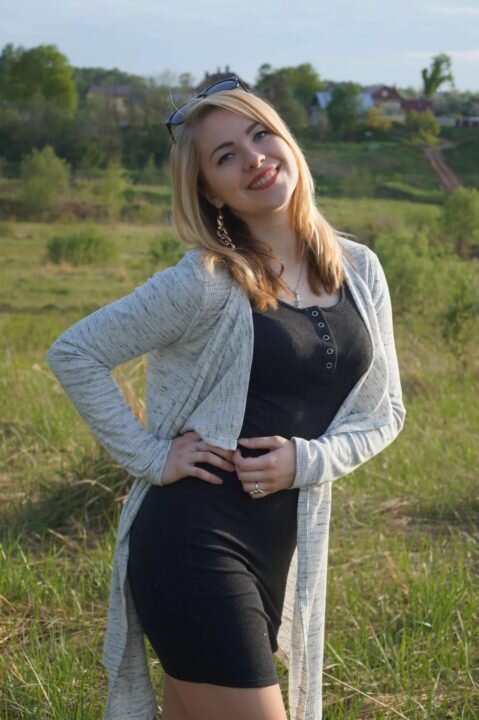 Активно ищущие женщины. Красивые русские женщины 40 лет. Кристина иванова. Богатые незамужние женщины. Обычная женщина.