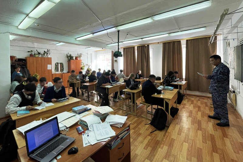 Вневедомственная охрана приглашает на службу. Работа в росгвардии охрана. Должности в росгвардии. Фгуп охрана россгвардии. Вневедомственная охрана реклама.