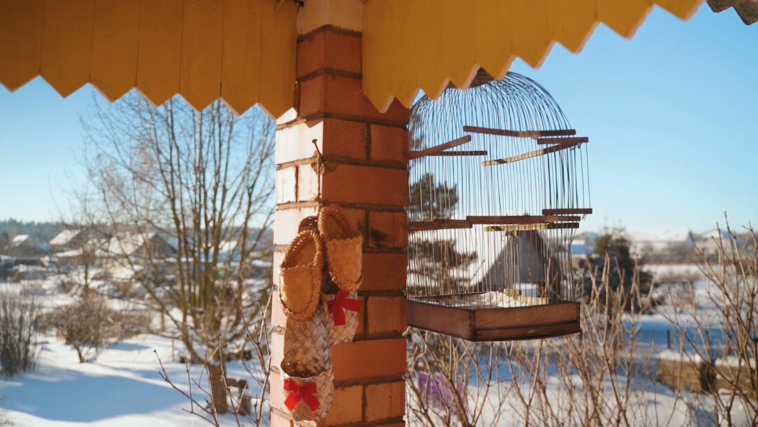 Продать квартиру и положить на вклад. Выгодно ли под проценты ложить деньги в банк класть. Договор купли продажи и ключи. Продать квартиру и положить на вклад. Продать квартиру и положить на вклад.