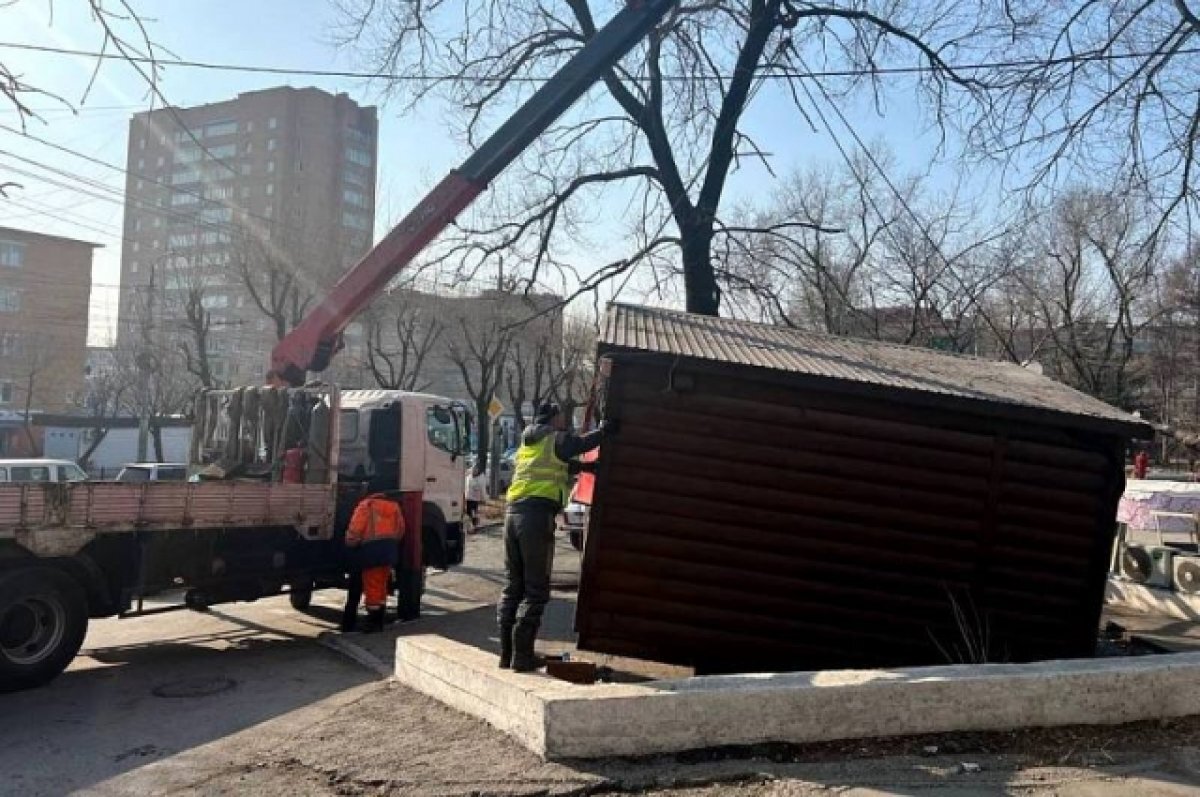    Незаконные постройки продолжают убирать с улиц Владивостока