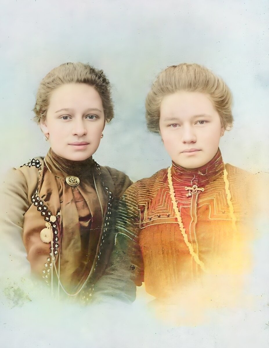 Девушки. Фотография П. Шестакова