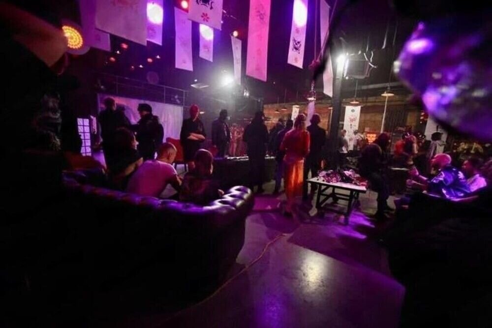 Кто-то сфотографировал, как всё происходило