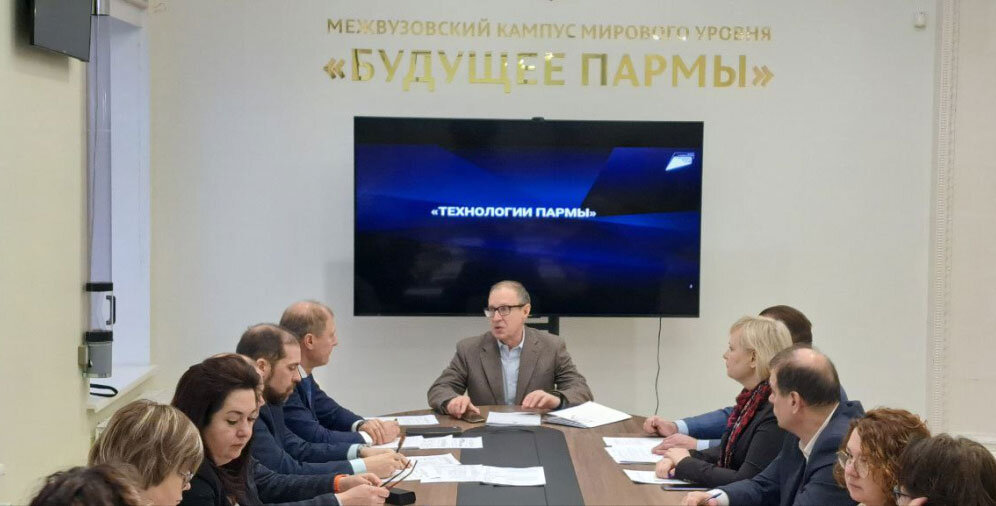 представитель университета. представитель университета. представитель университета. иннополис. фото представитель администрации.