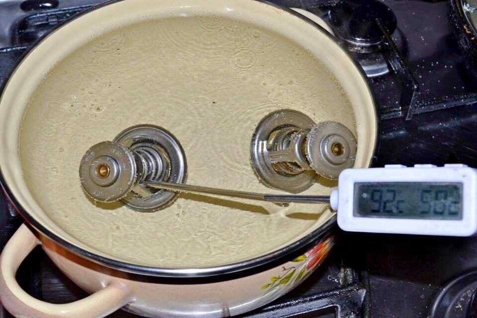 Прибор для проверки термостатов. Как проверить термостат на работоспособность. Как проверить исправность термостата. Ваз2114 термостат разборныфый. Прибор для проверки термостата автомобиля.