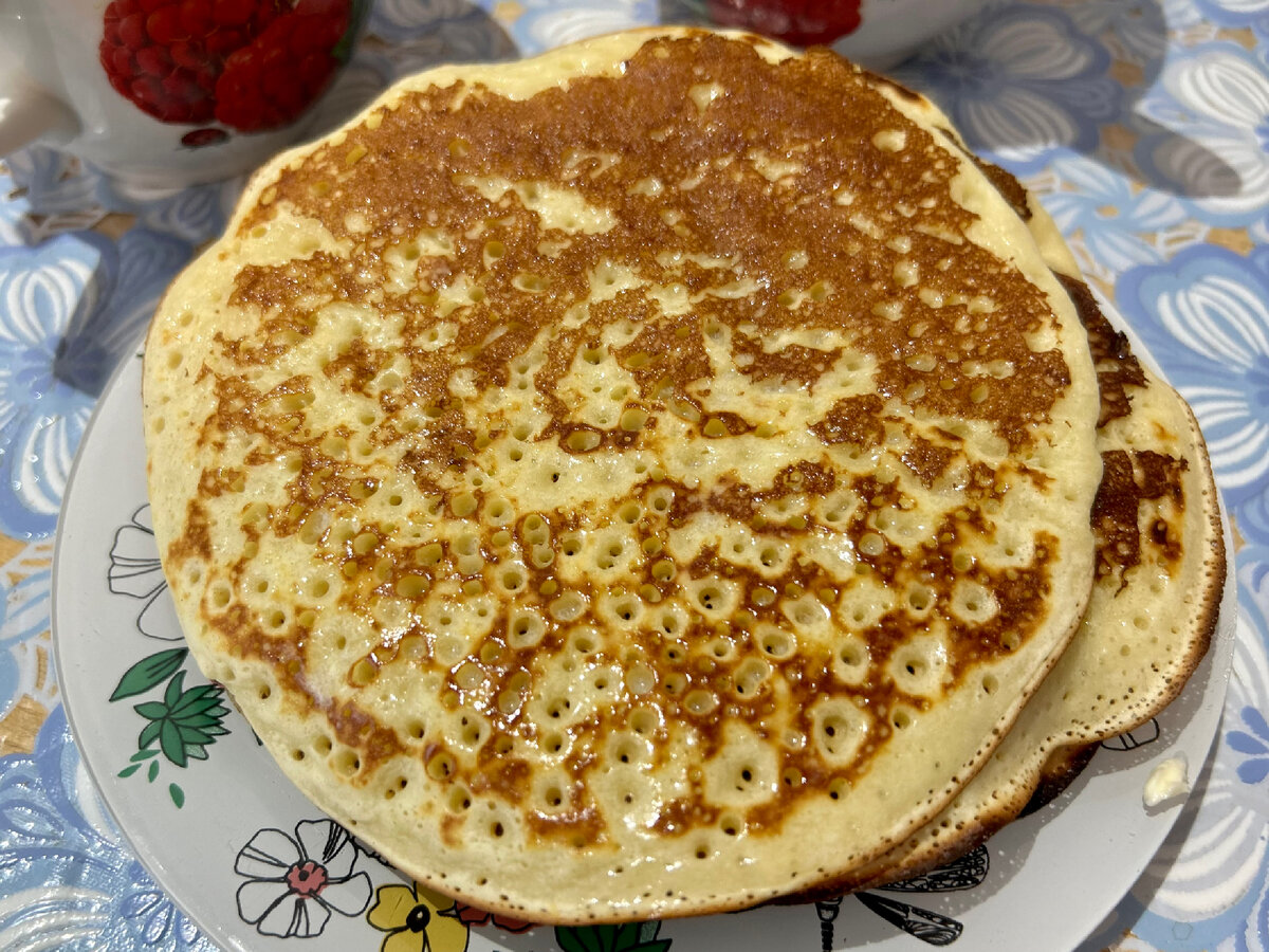 Секрет продвинутых хозяек: как приготовить такие дырчатые и вкусные блины:  делюсь, проще не бывает | По-домашнему вкусно | Дзен