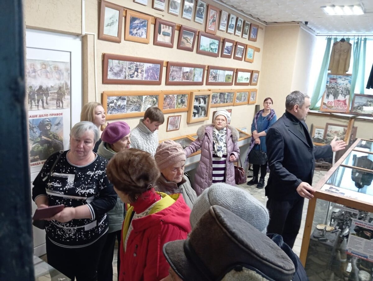 Девяносто восемьдесят рублей. Склонение сотен. Как правильно писать рубли. Сто девяносто или сто девяноста. Сто девяносто или сто девяноста листов.