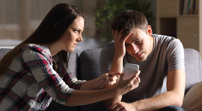  цифровая боль жены от измены мужа