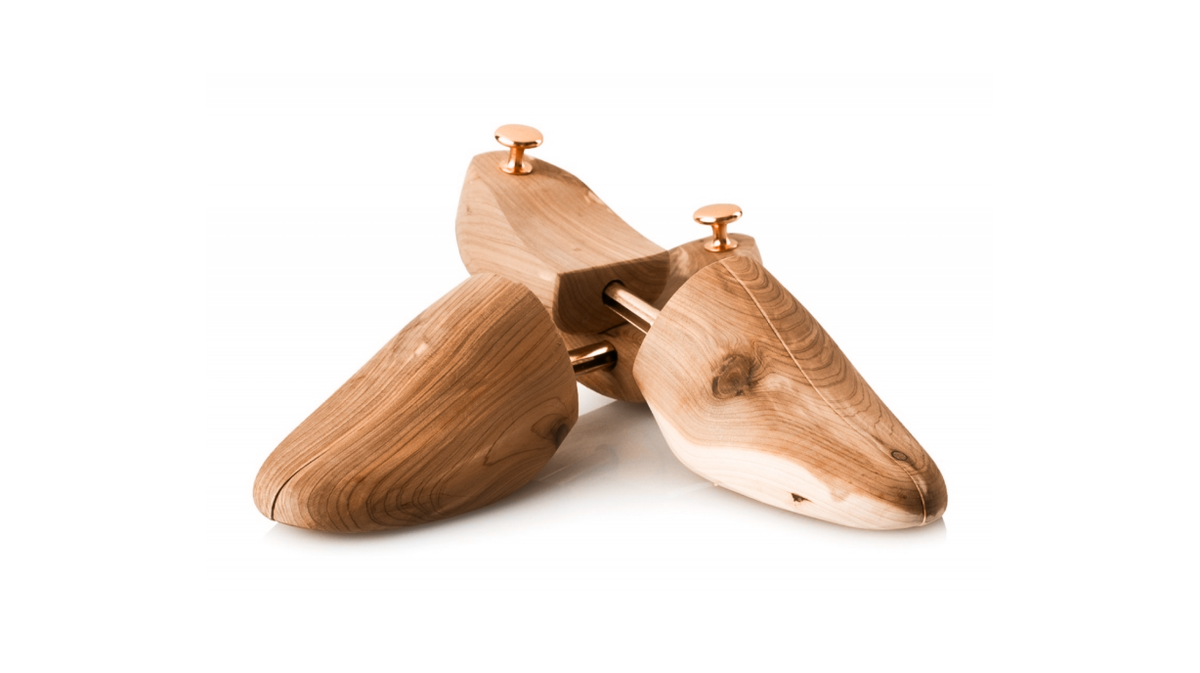 Деревянные колодки для хранения обуви