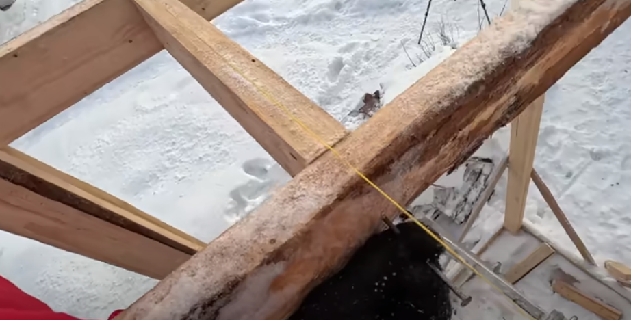 Не лазай по крышам. Экскурсии по парадным крышам санкт-петербурга. Лазию по крышам. Кровельщик по стальным кровлям. По крышам бегать.