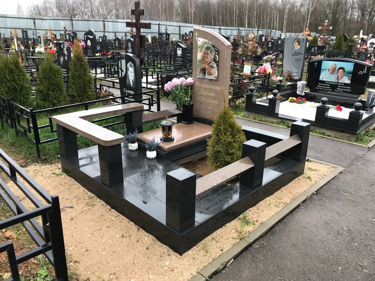 гранитный памятник на могилу. сколько могилка стоит. памятники на кладбищах москвы. сколько могилка стоит. надгробие на могилу.