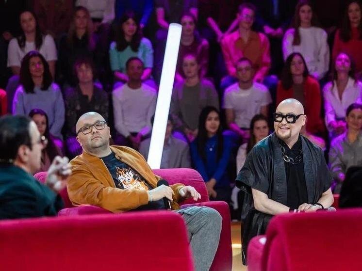 Японское шоу спой песню. Перепели певцов. Перепели певцов. Старый певец перепел модную песню. Перепели певцов.