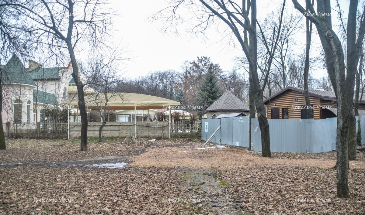 Церковь сносят. Во франции сносят собор. Снесли собор. Снос храмов. Церкви снесенные в москве.