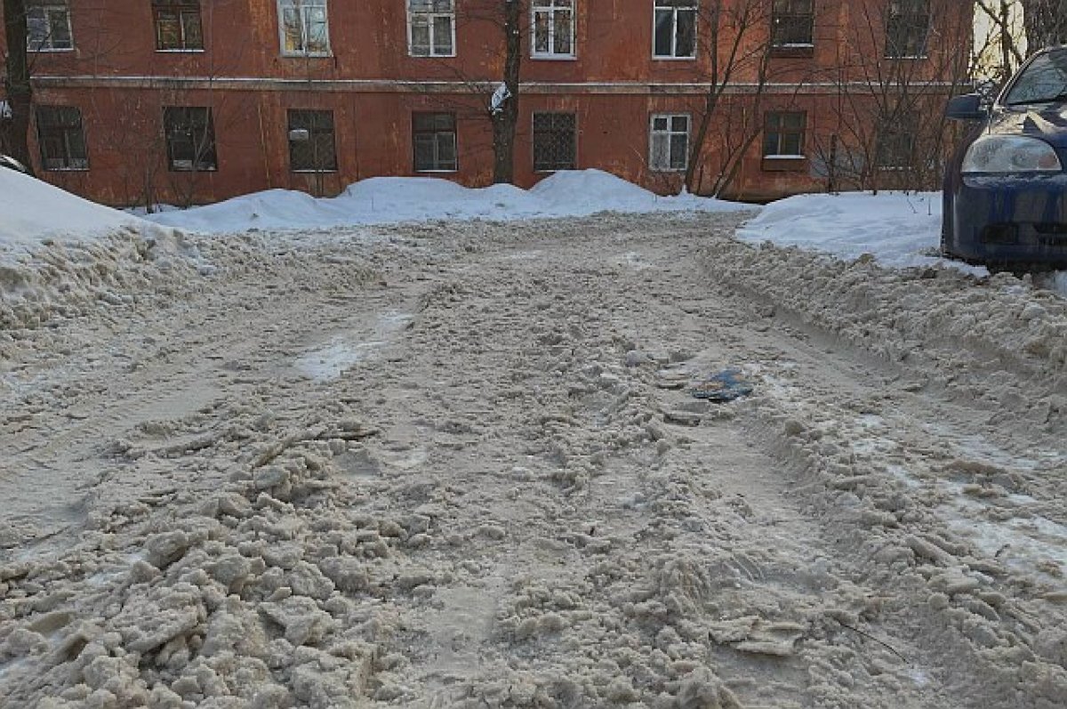    Мэр Уфы попросил управляющие компании лучше чистить снег во дворах