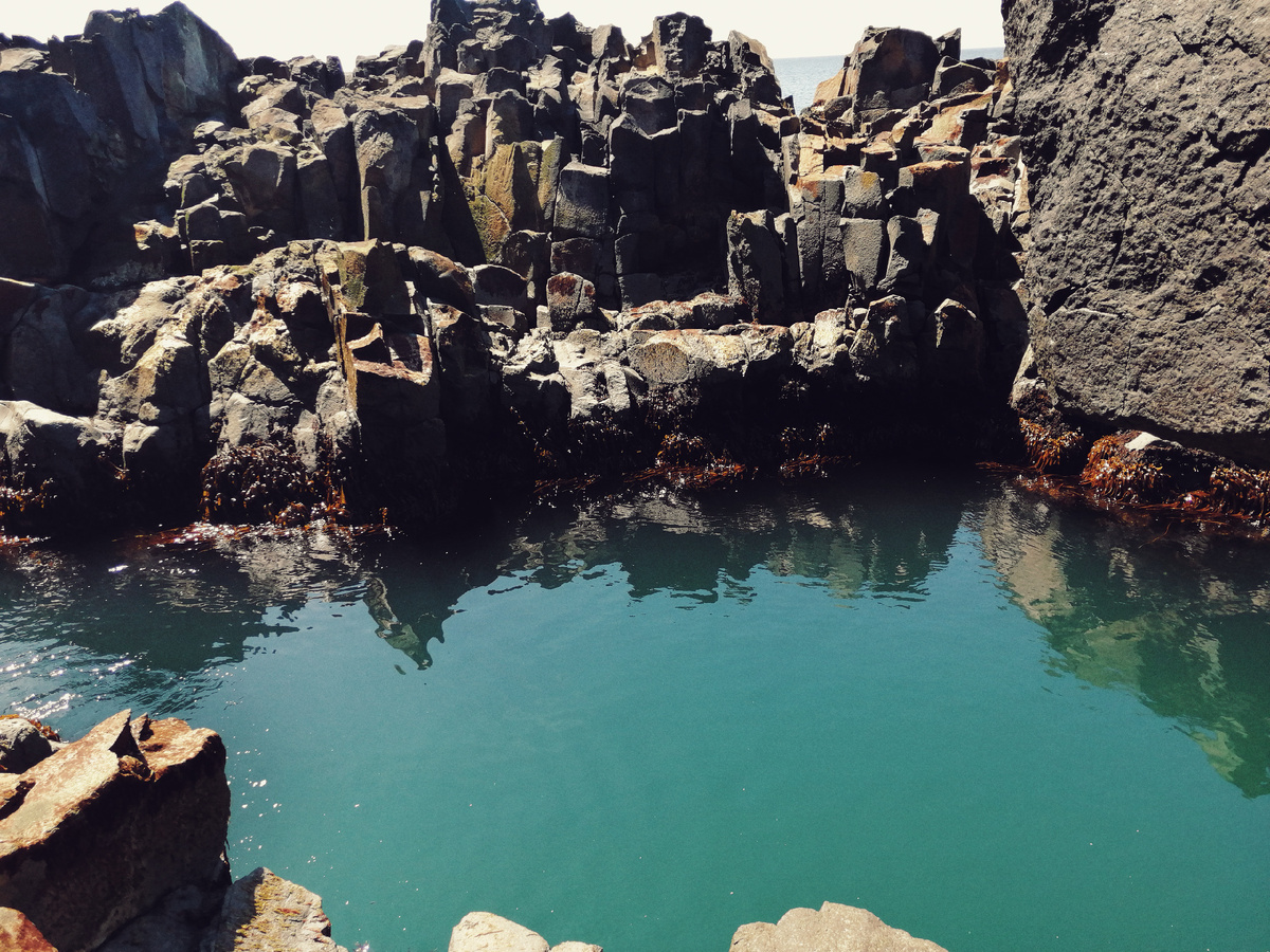 Чёртова яма недалеко от села →