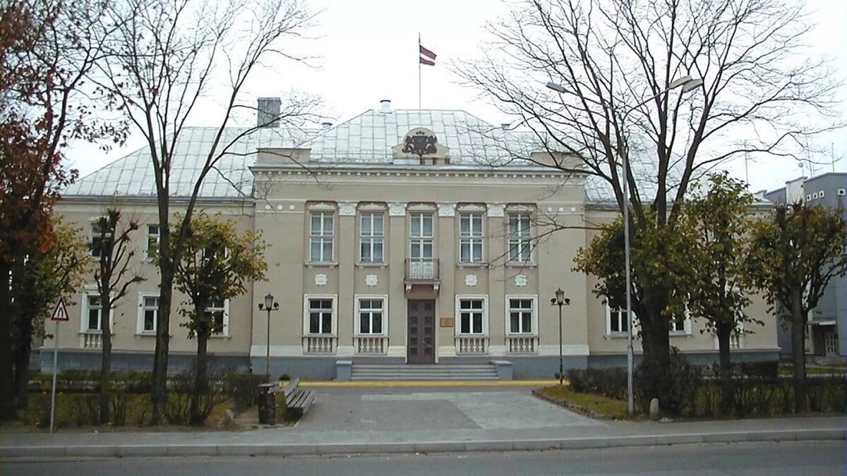 CC BY 3.0 / J. Sedols / Rēzeknes pilsētas dome (cropped image) / 