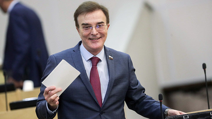 ПО МНЕНИЮ ГОСПОДИНА МАКСИМОВА, НЕТ БОЛЕЕ НЕЭФФЕКТИВНОГО СОБСТВЕННИКА, ЧЕМ ГОСУДАРСТВО. ФОТО: DUMA.GOV.RU