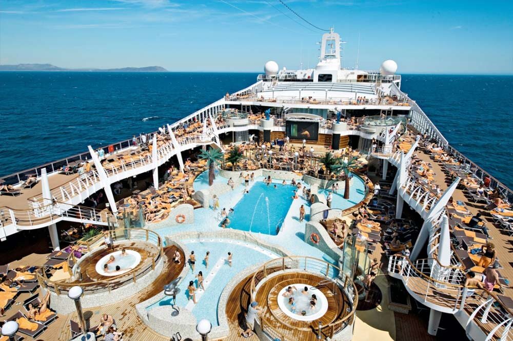 Круиз из дубая с перелетом. MSC splendida круизный лайнер. Круиз MSC splendida. MSC splendida 5*. Круизный лайнер Дубай MSC.