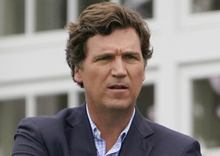    Такер Карлсон рассказал, зачем приехал в Россию