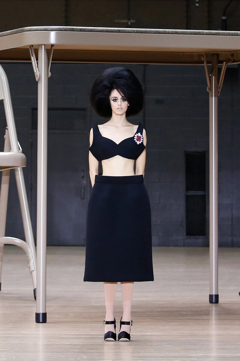 Marc одежда бренд. Marc одежда бренд. Marccain одежда. Marc cain одежда. Одежда фирма марк кейн.