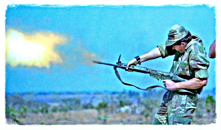 Кратко об истории появления и использования южно-африканской винтовки R1.