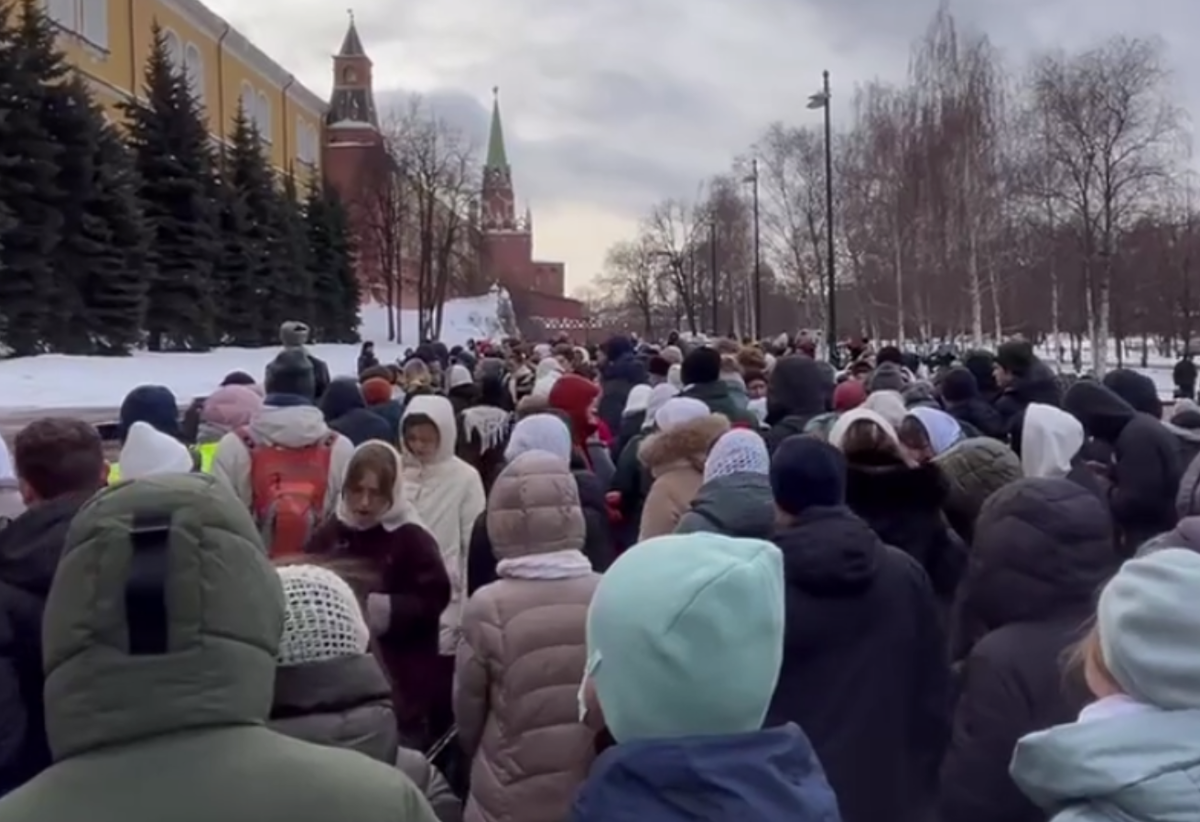 ФОТО ЯНДЕКС-КАРТИНКИ. ПРОТЕСТЫ, НО КТО ЭТИ АКТИВИСТЫ?