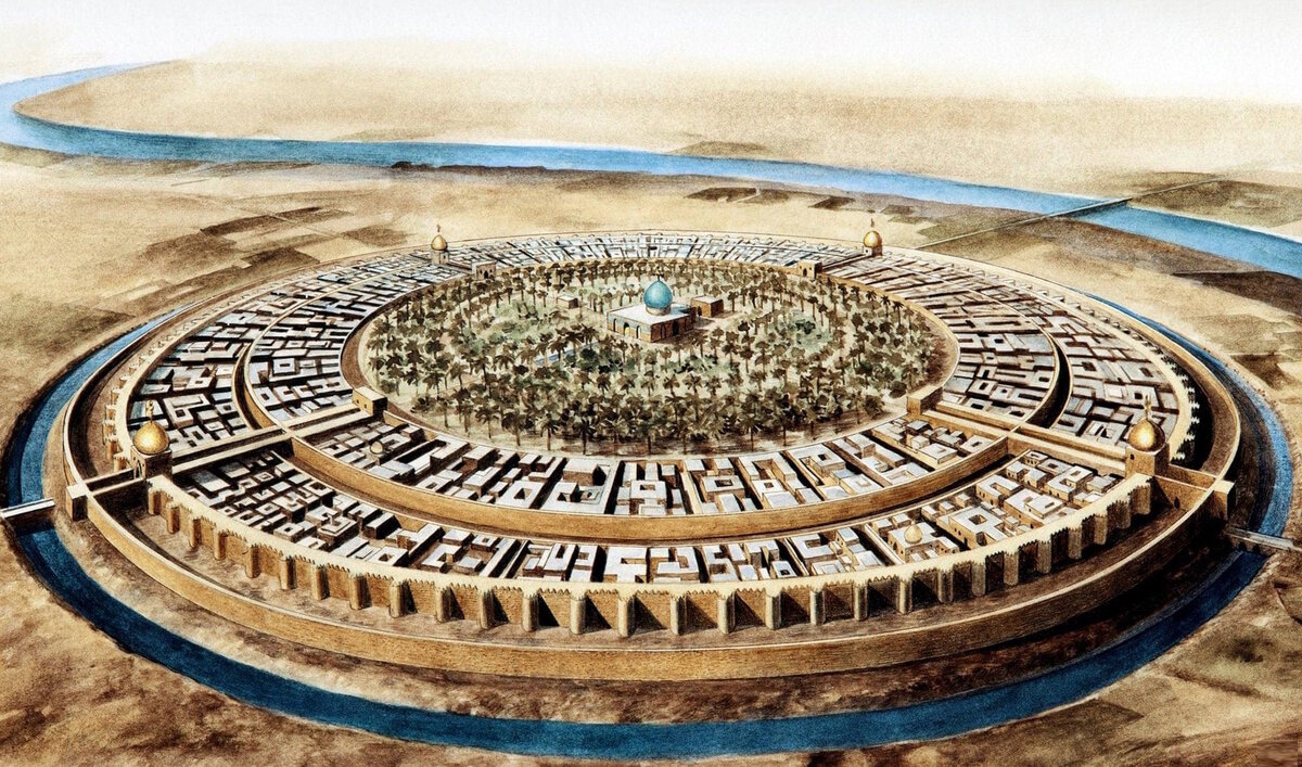 Удивительный мегаполис посреди пустыни.
Источник фото: https://assassinscreed-fan.ru/wp-content/uploads/2022/02/XT1M5Eys0M8.jpg