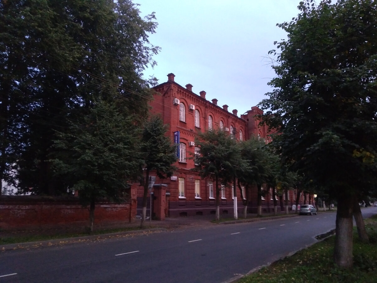 Строптивая женщина. У красивого парня нет девушки. Мем про бывшего. У такой красивой девушки нет парня муж не разрешает. Почему меня нет.