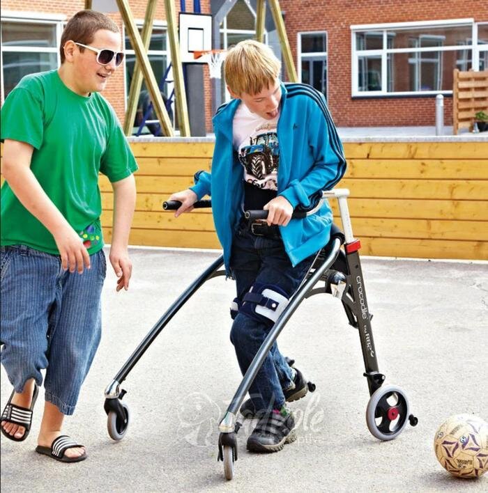 Занятия с детьми инвалидами. Двигательные нарушения у детей. Социальная реабилитация инвалидов. Реабилитация семей инвалидов. Реабилитационный центр в тамбове для детей инвалидов дцп.