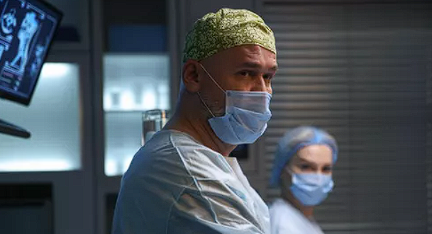 Брагин читает стихи склифосовский. Брагин читает стихи склифосовский. Склифосовский брагин и нарочинская. Склиф марина и олег. Олег брагин склифосовский.