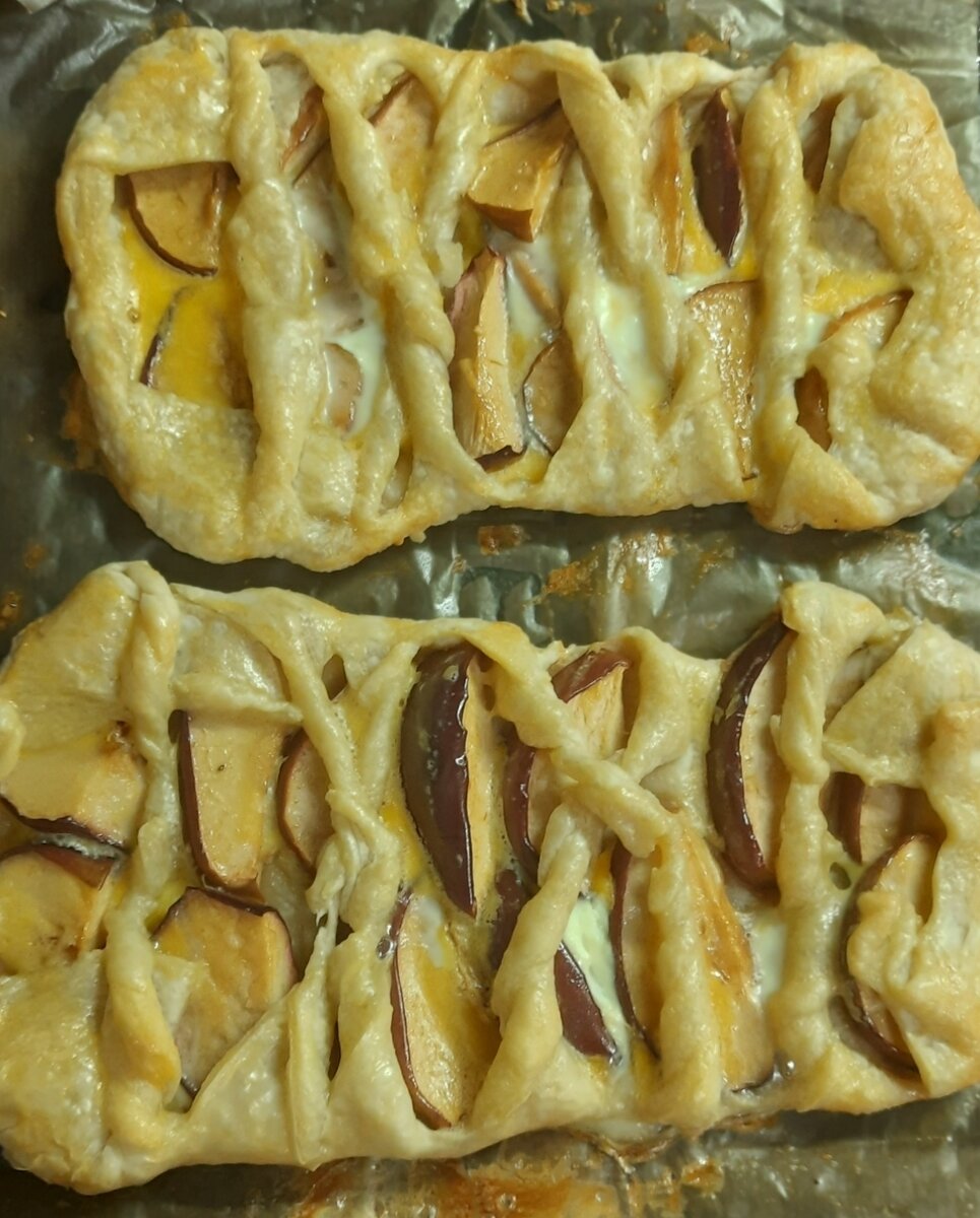 Точно помню, что фоткала завтрак.  Но может удалила фото. Поэтому показываю пирог полностью.