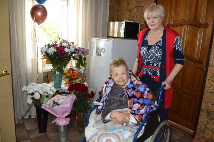     Труженица тыла из Иванова отметила 100-летний юбилей
