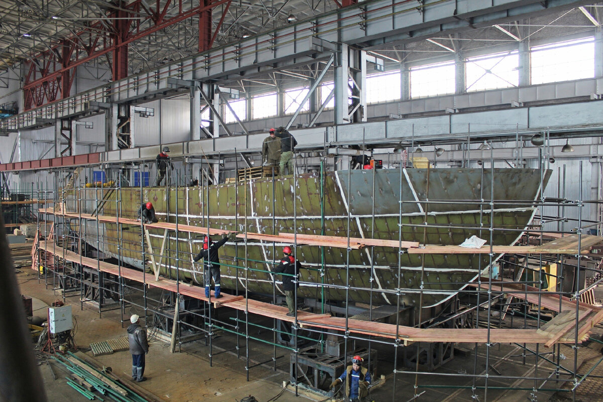 современное судостроение. каяк дракар. судоверфь варяг петрозаводск. верфь деревянных кораблей. верфь исторического судостроения полтава в санкт-петербурге.