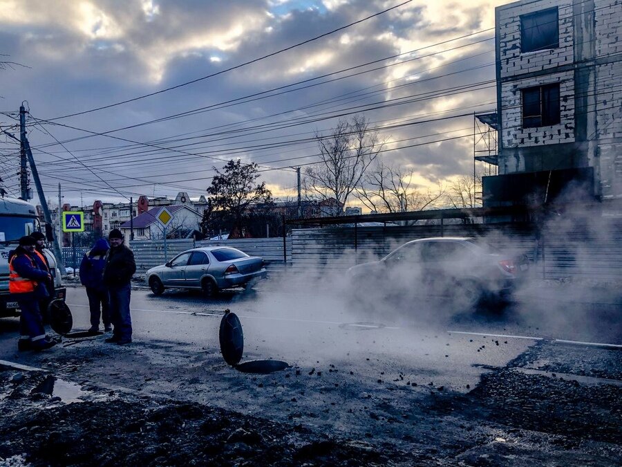 квадра курск фото. аварии на теплотрассе 9 марта 2023г коркино. пожар в городе фото. авария в курске на теплотрас е. аварии на теплотрассах в курске.