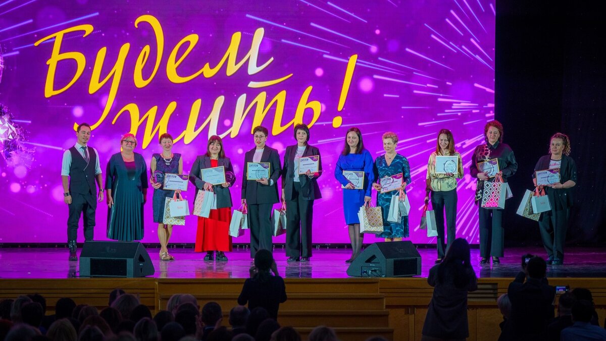    Югорчан наградили за вклад в борьбу с онкологией